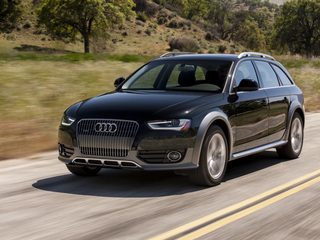 Красивый автомобиль Audi allroad