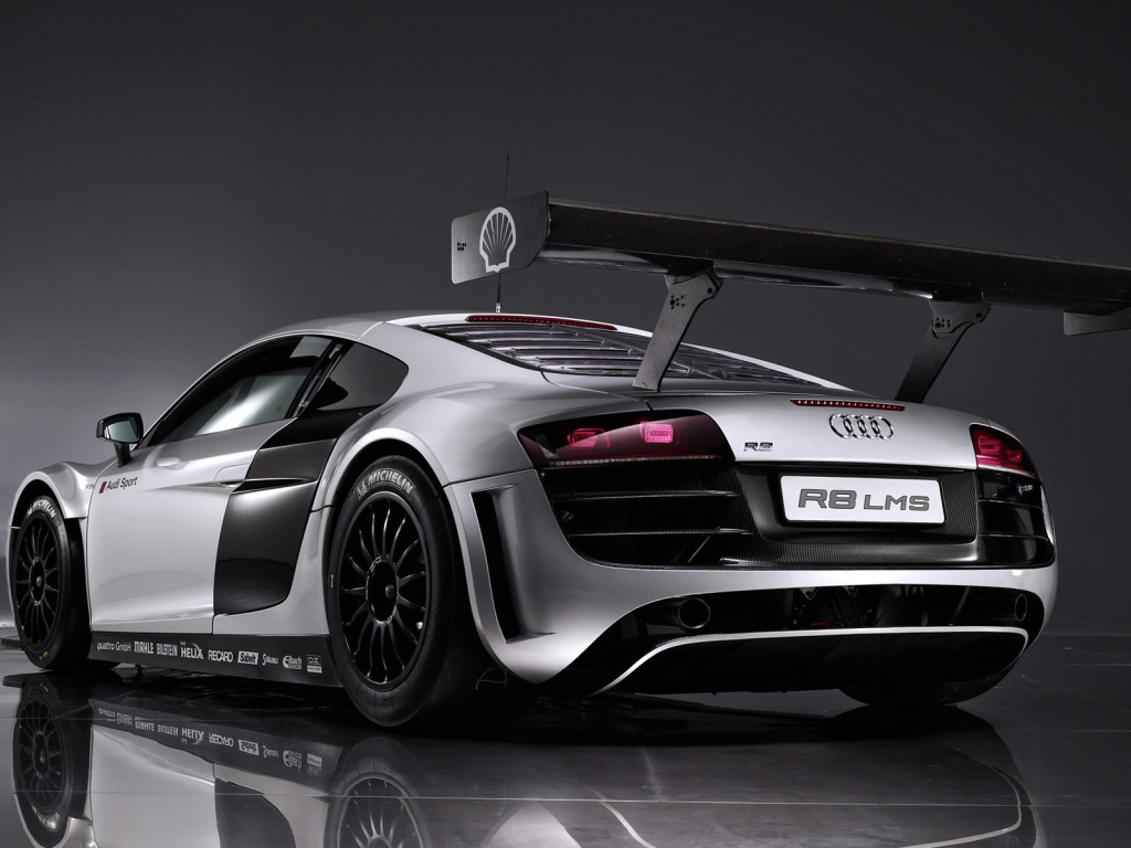 Тест драйв автомобиля audi r8