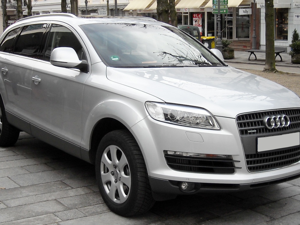 Городской зверь Audi Q7