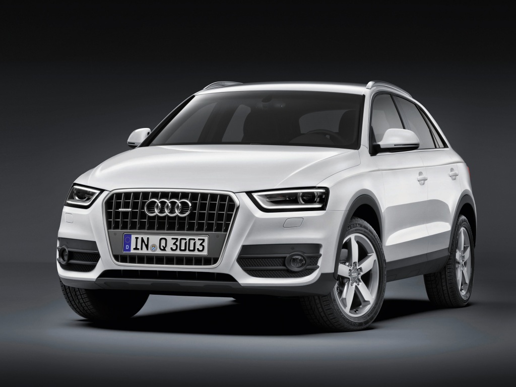 Белый Audi Q3