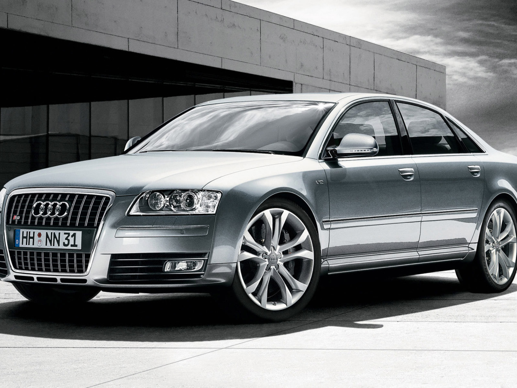 Новая машина Audi s8