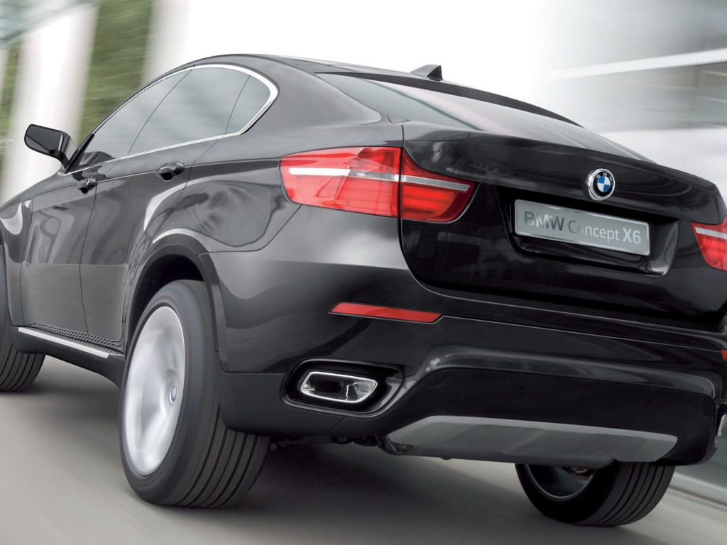 Автомобиль марки BMW модели X6 2014 года