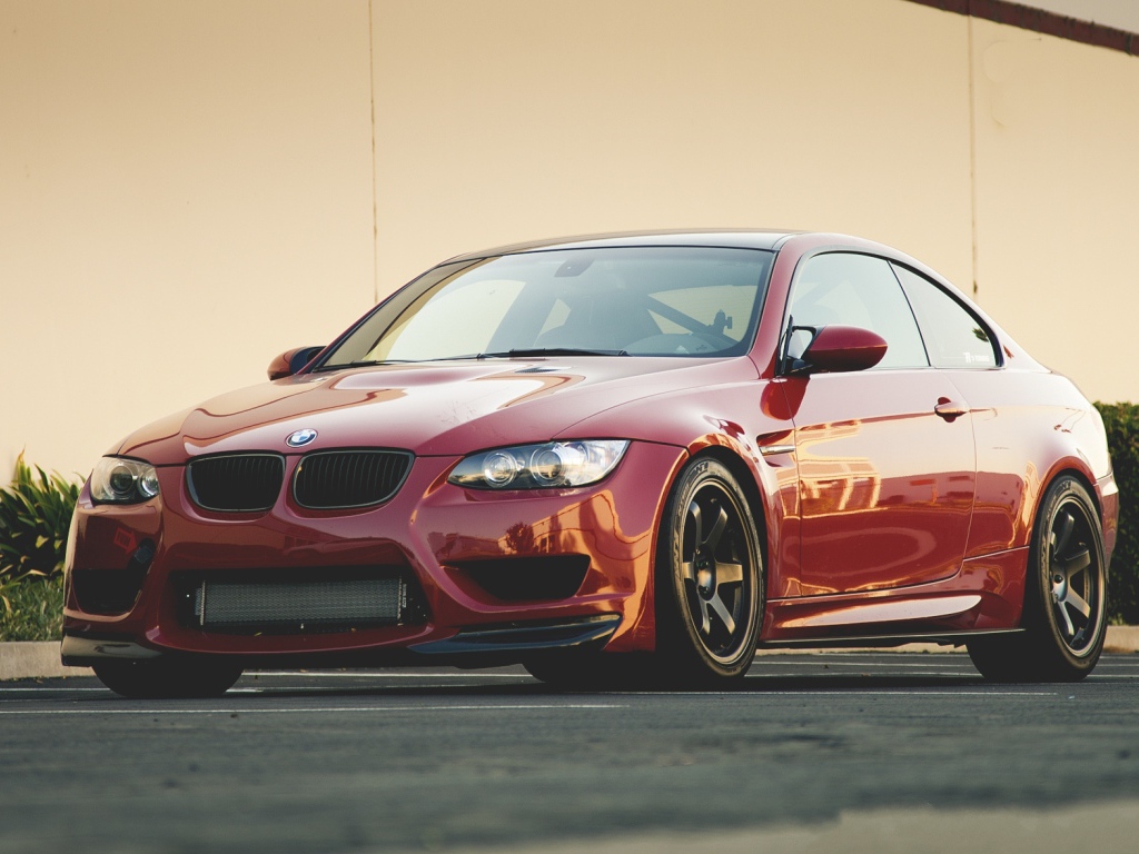 Красный BMW E-92