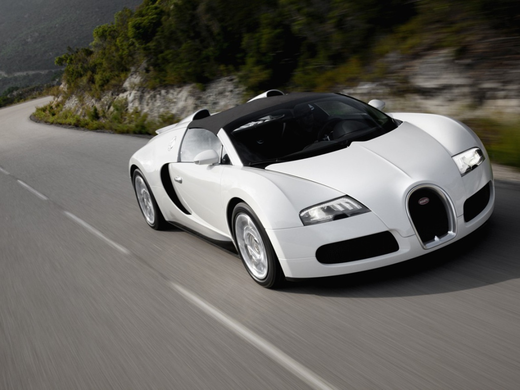 Bugatti Veyron supersport 16.4 на горной дороге
