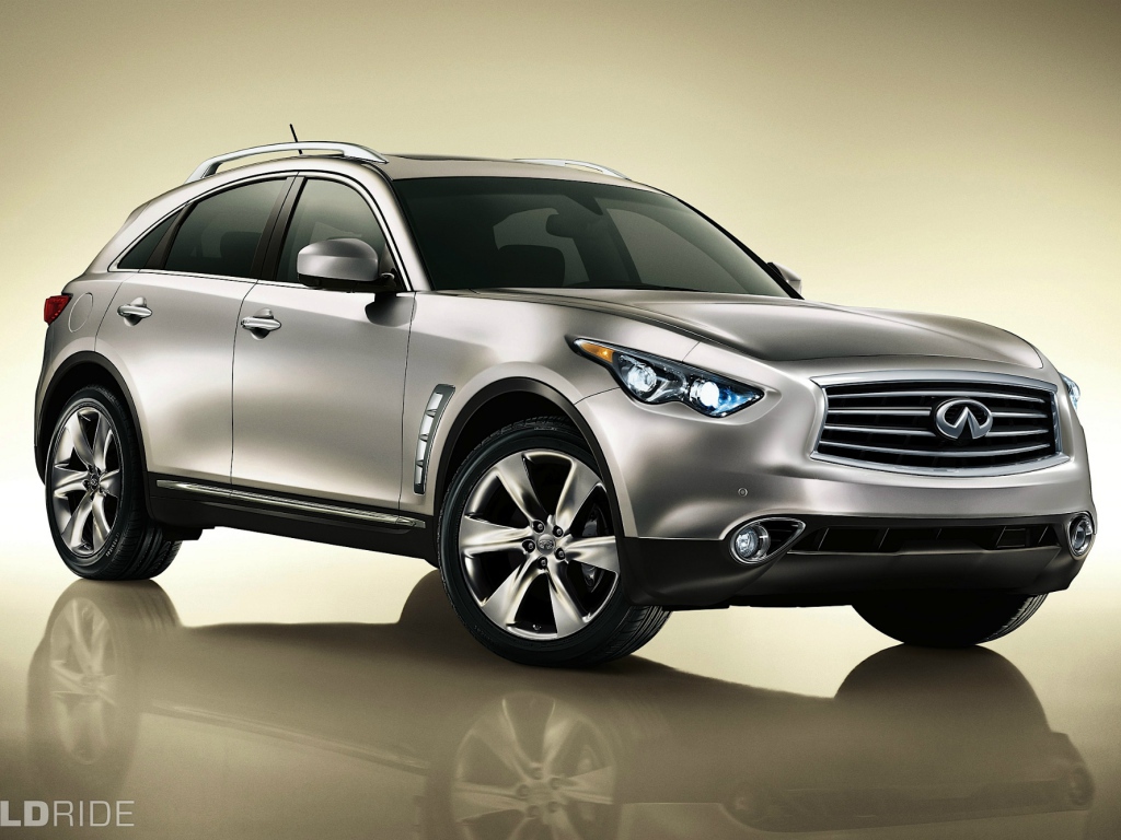 Серый Infiniti FX35