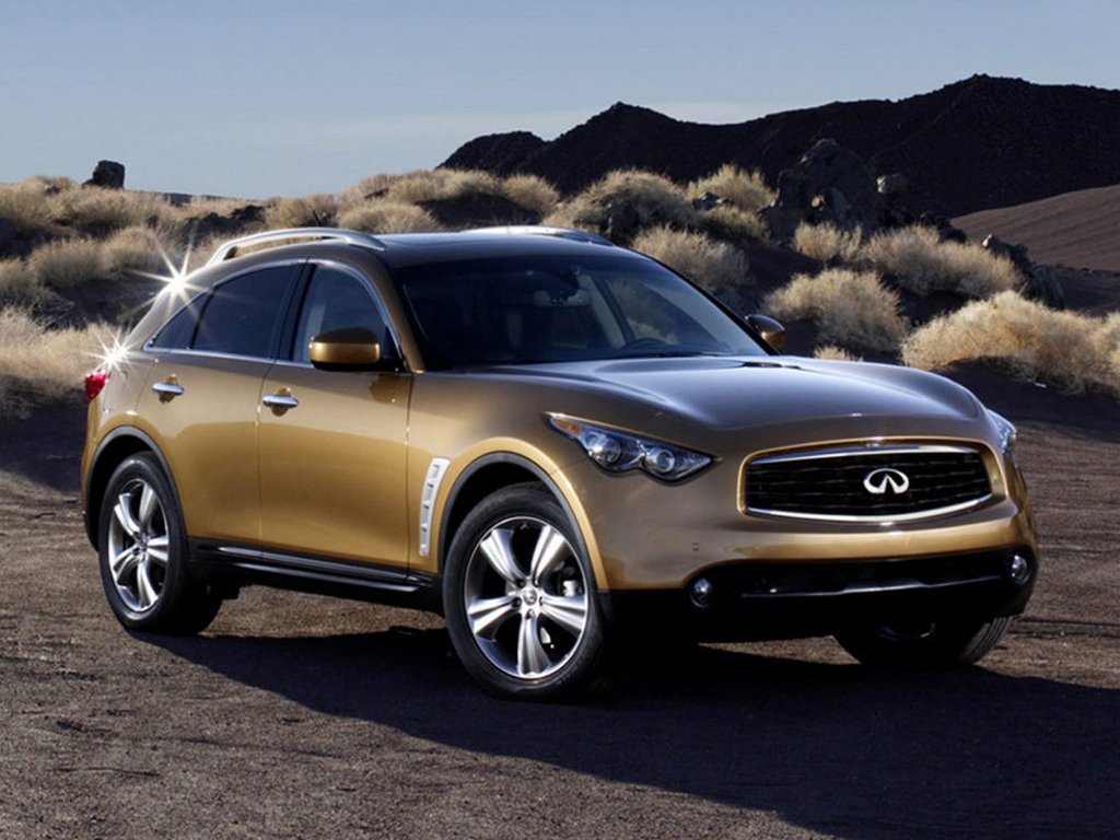 Infiniti FX35 на природе
