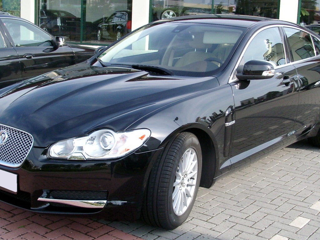 Роскошный Jaguar XF
