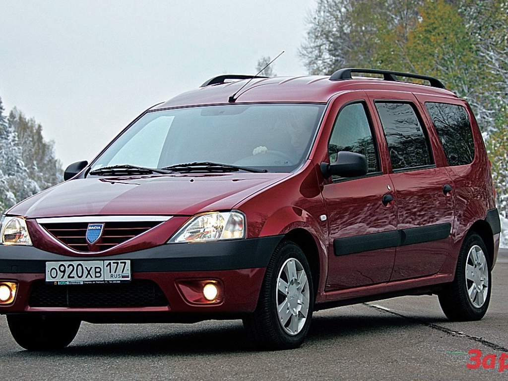 Вишневая Lada Largus