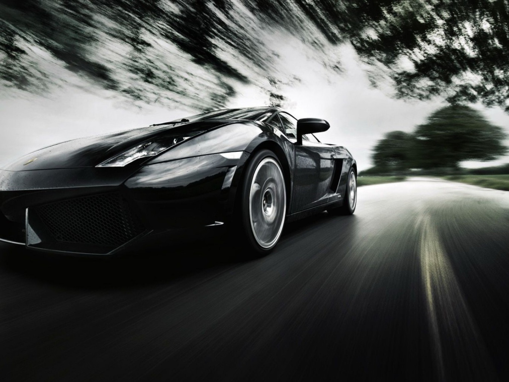Ламборджини на дороге в движении