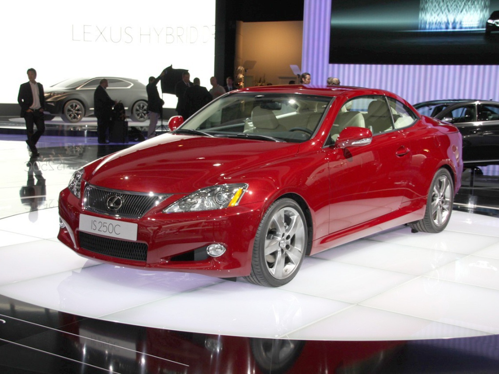 Премьера Lexus IS 250