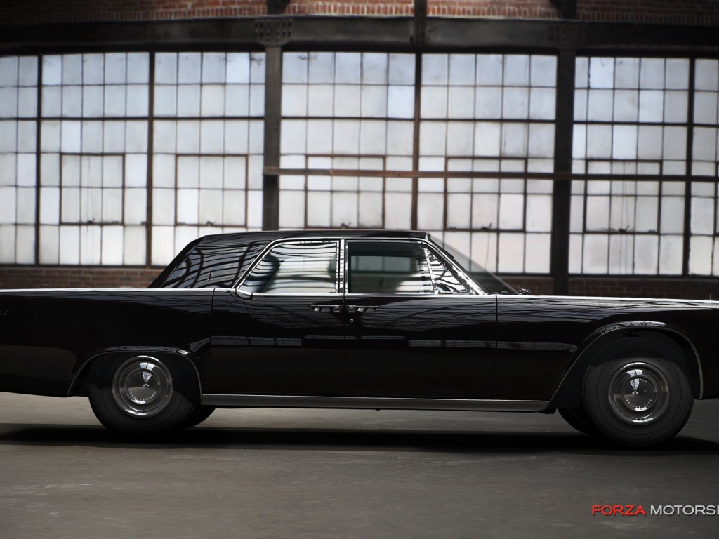 Красивый автомобиль Lincoln Continental