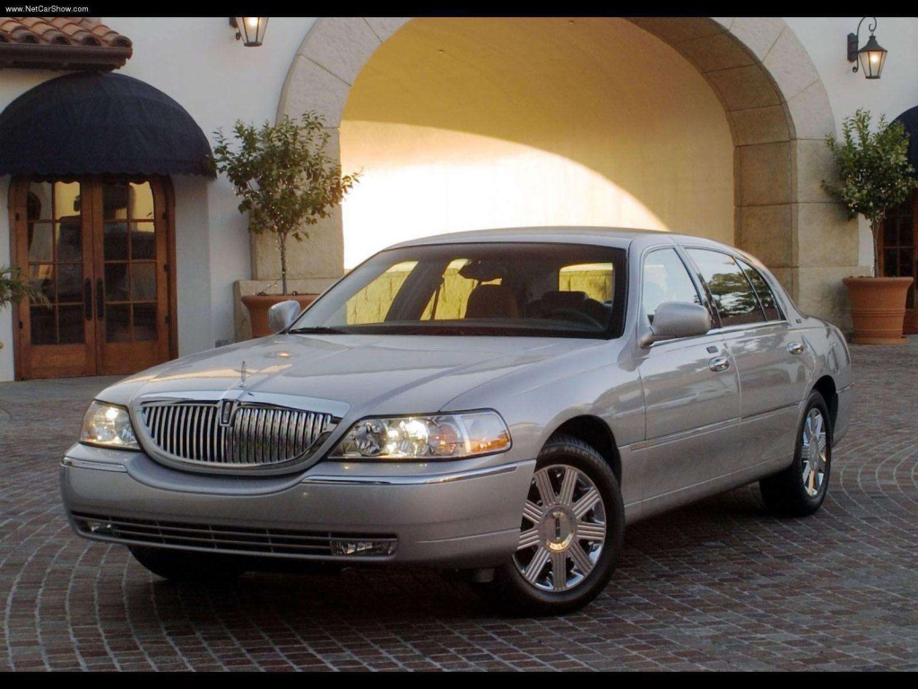 Дизайн автомобиля Lincoln Town Car