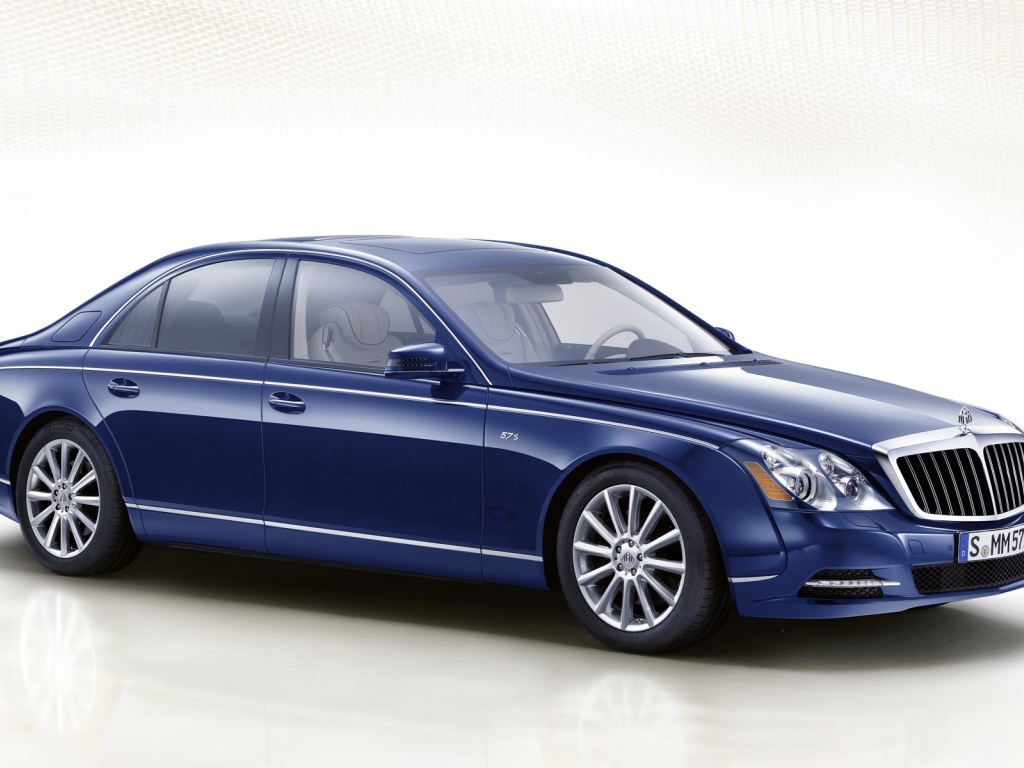 Красивый автомобиль Maybach  62s