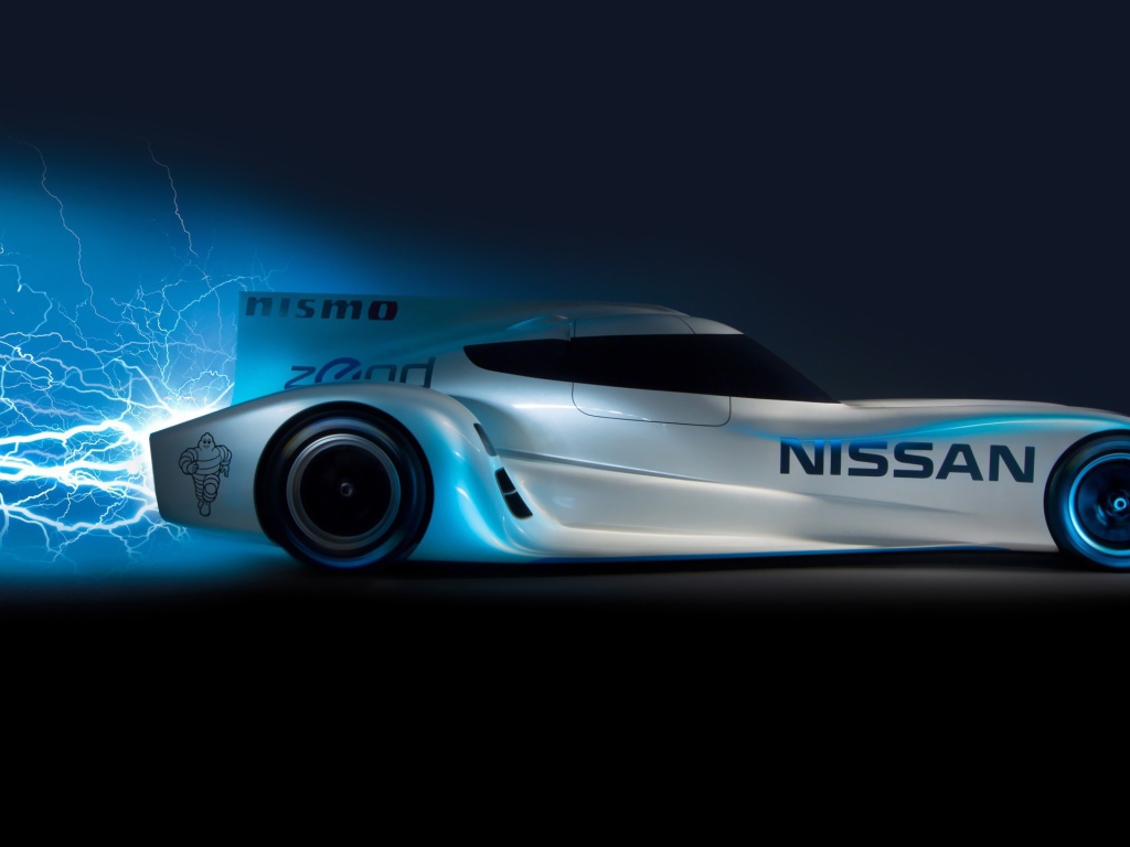 Автомобиль с молниями