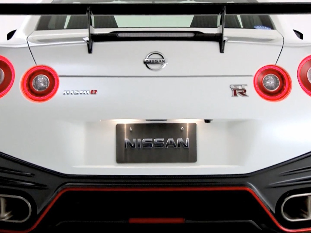 Дизайн автомобиля Nissan GT-R Nismo 2014