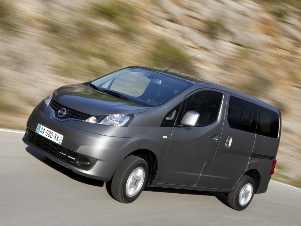 Надежный автомобиль Nissan NV200