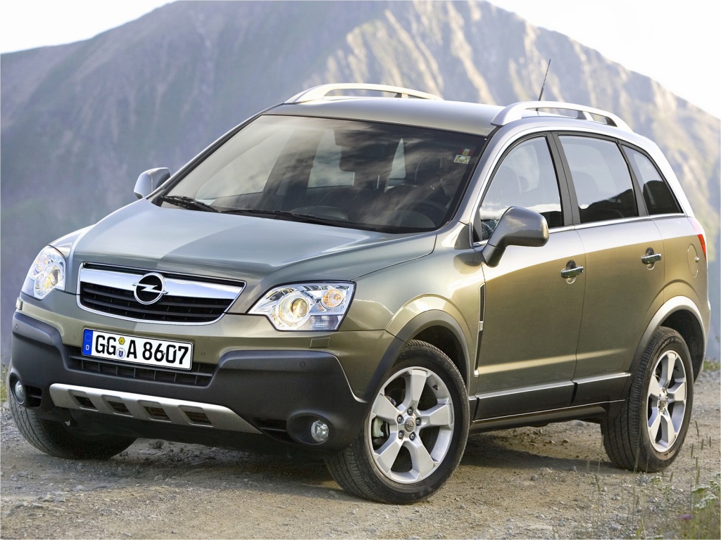 Красивый автомобиль Opel Antara