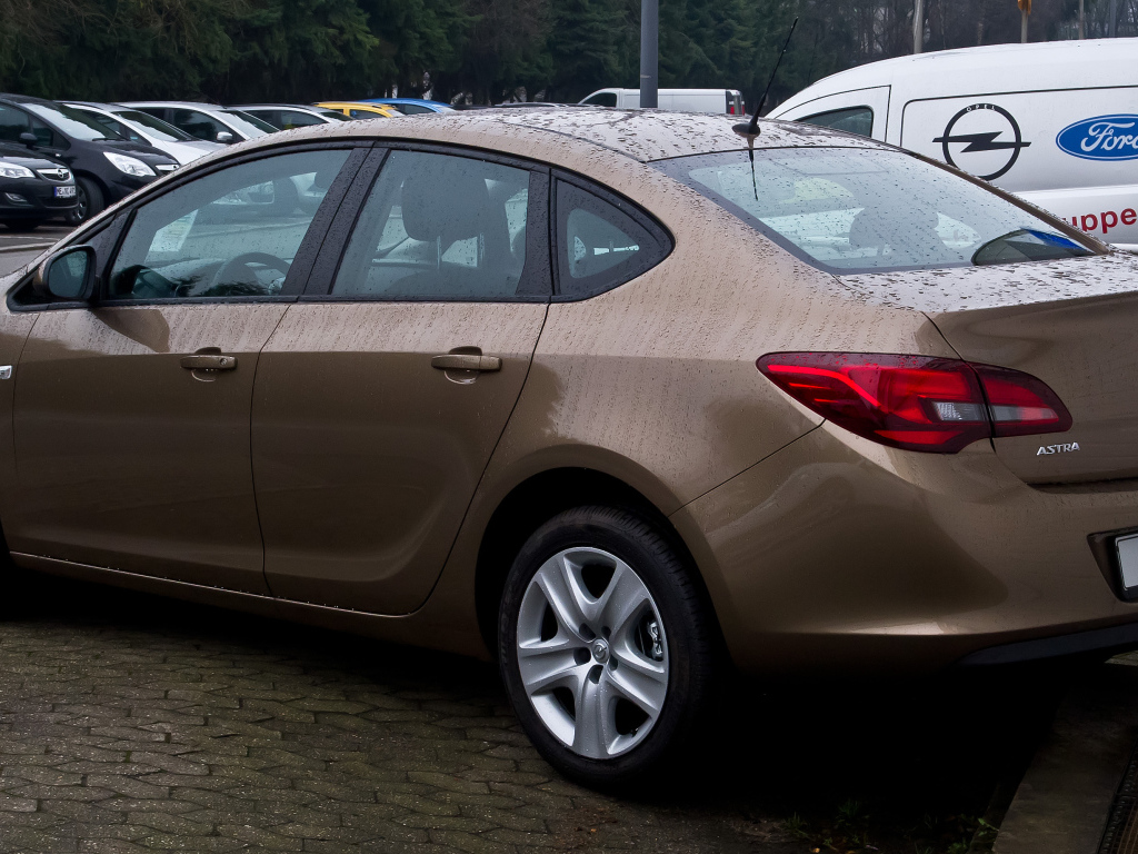 Новая машина Opel Astra