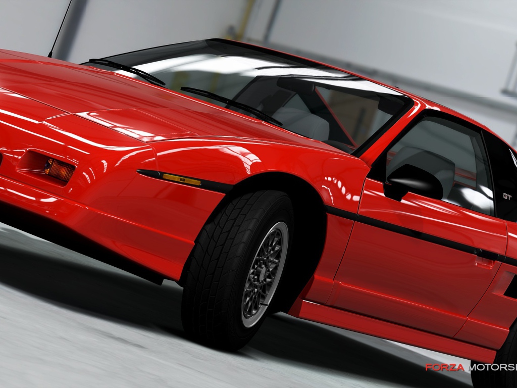 Новая машина Pontiac Fiero