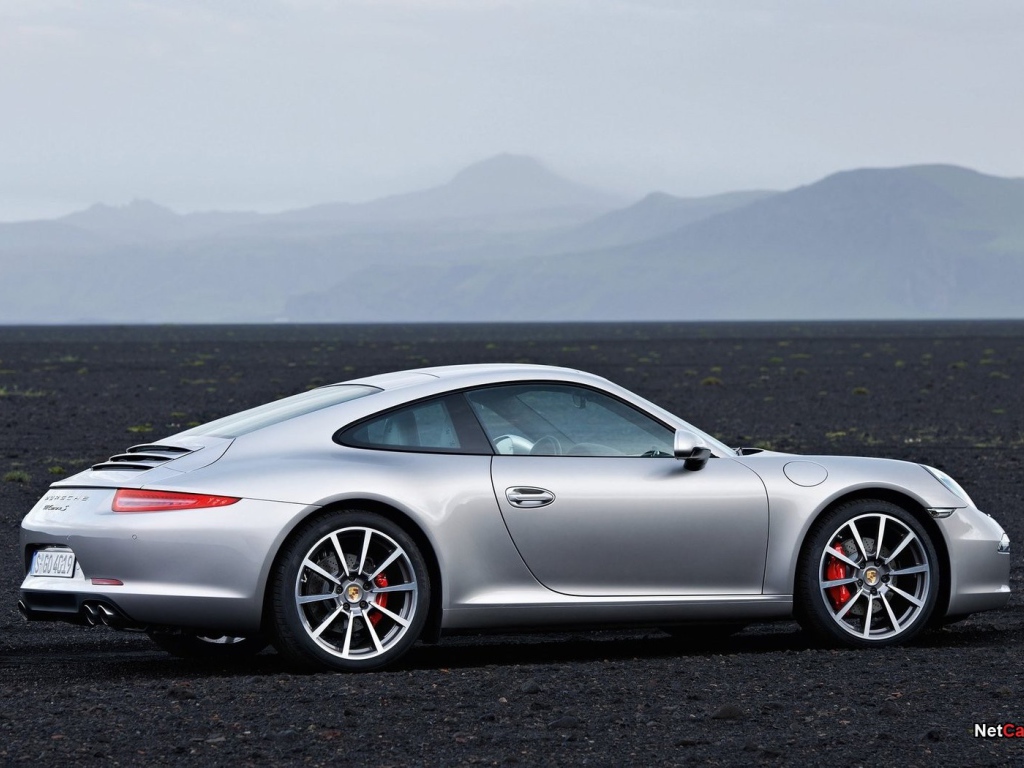 Порш 911 в пустыне