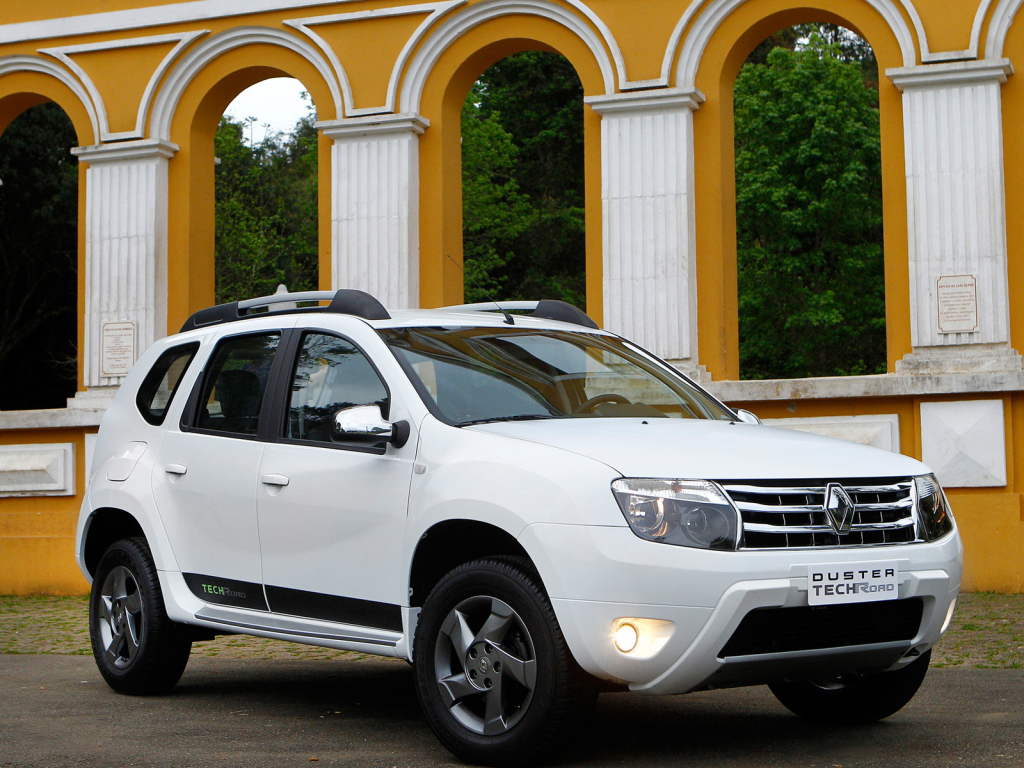 Автомобиль марки Renault модели Duster