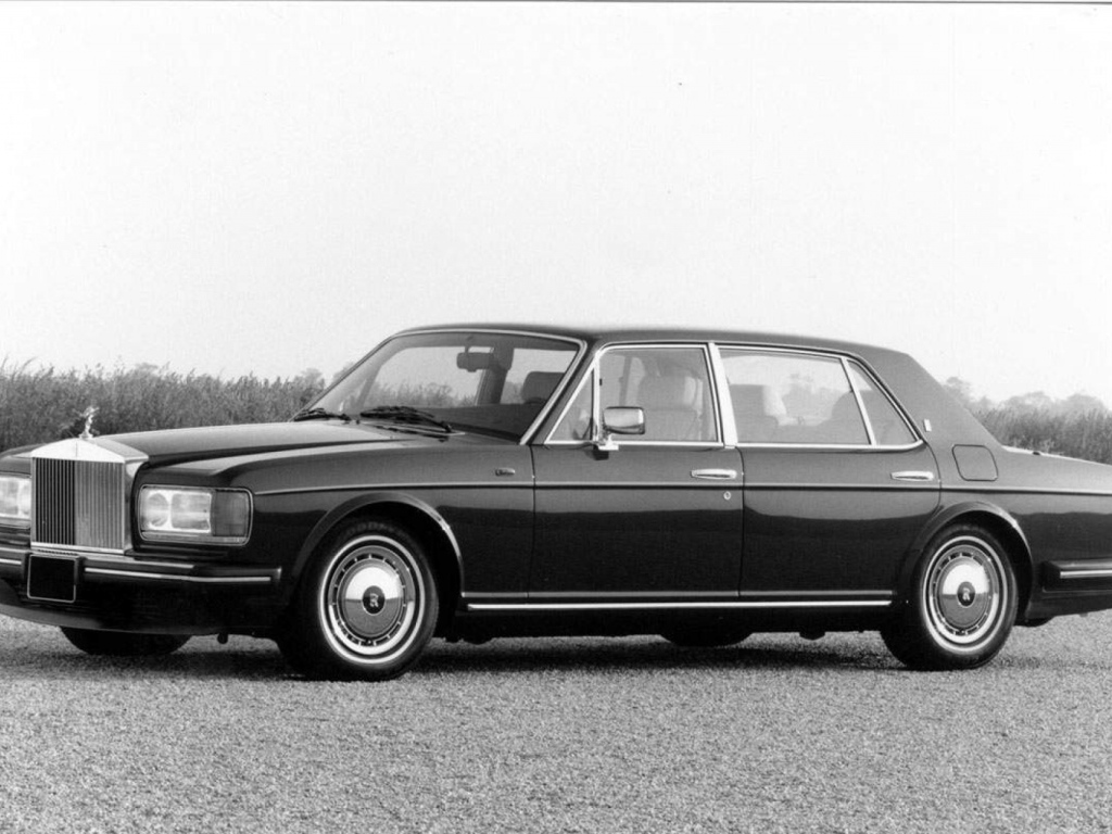 Новый автомобиль Rolls Royce Silver Spirit