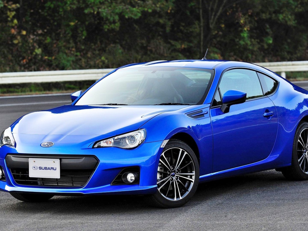 Автомобиль марки Subaru модели BRZ