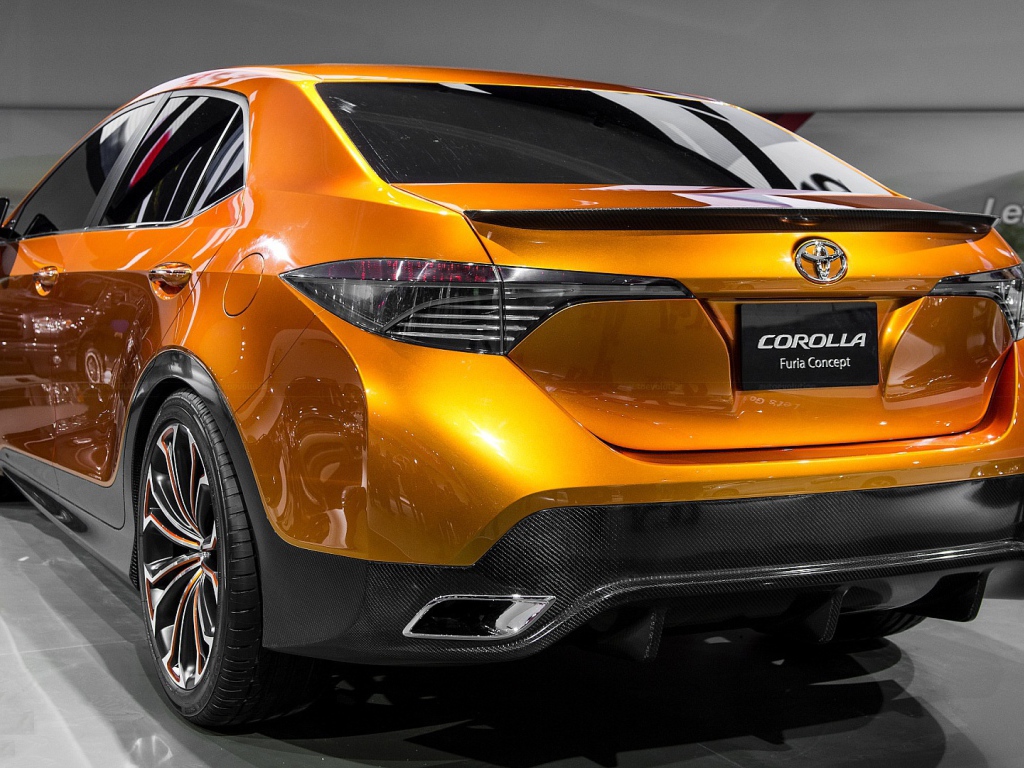 Красивый автомобиль Toyota Corolla