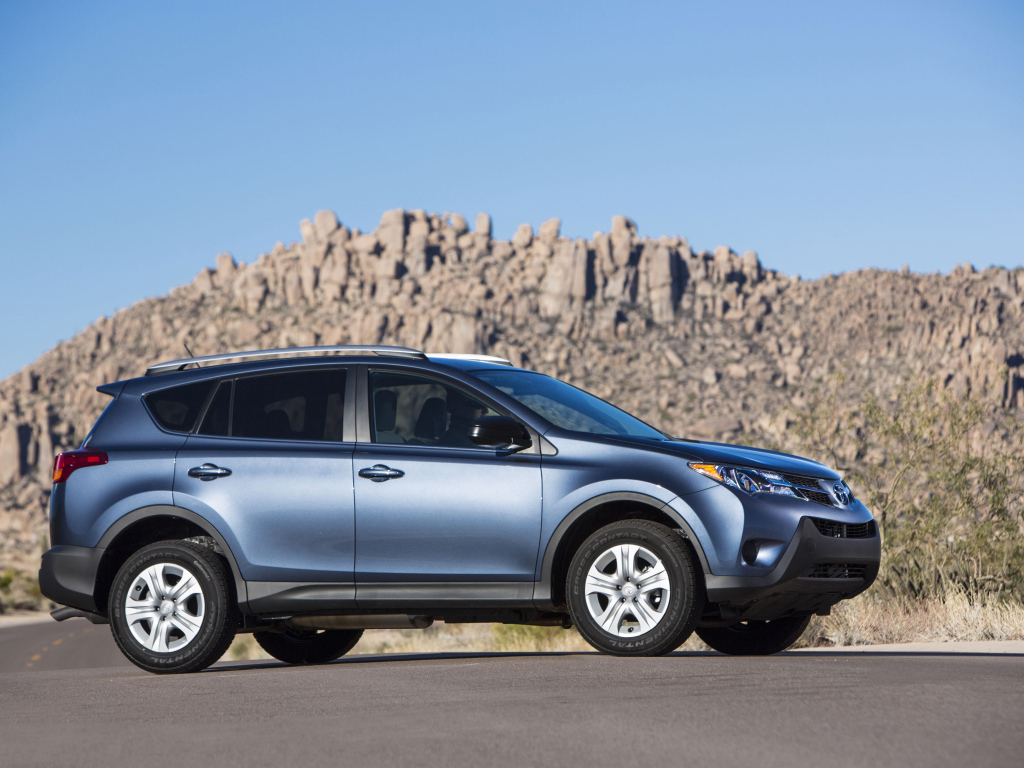 Тест драйв автомобиля Toyota RAV4