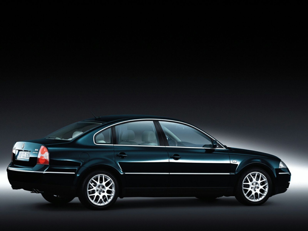 Автомобиль марки Volkswagen модели Passat