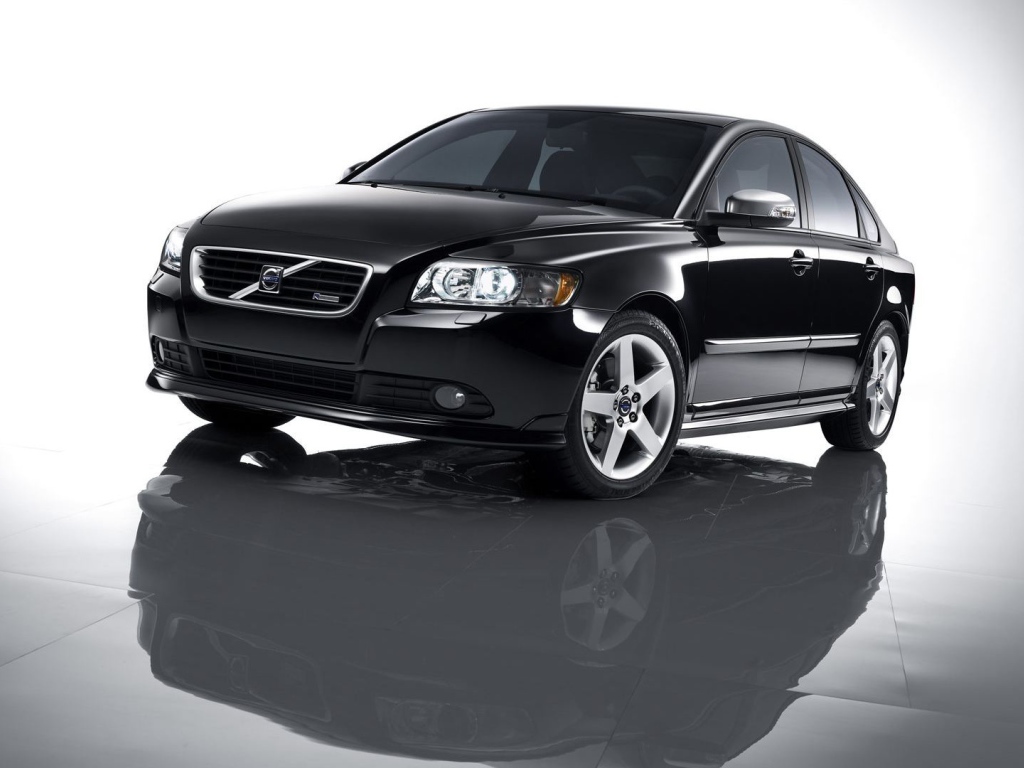   Красивый автомобиль Volvo s40 в Москве
