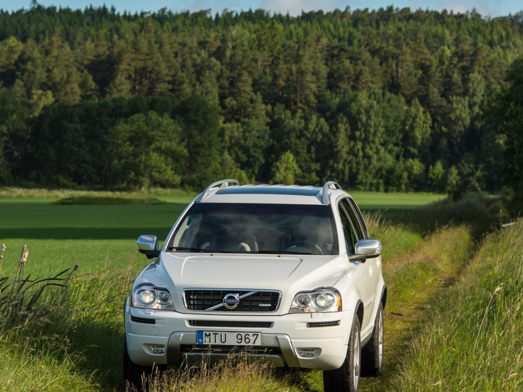 Надежный автомобиль Volvo  xc90 2014