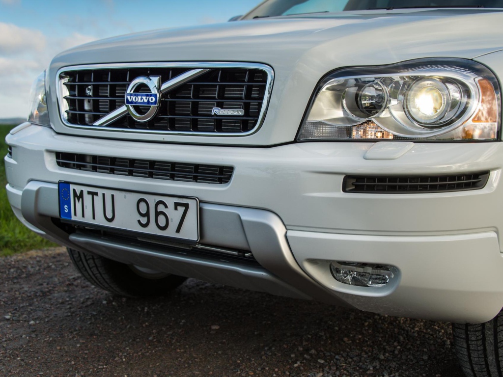 Test drive the car Volvo xc90 2014 
