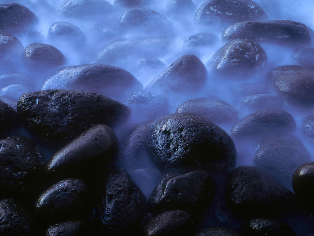 Камни мокрые