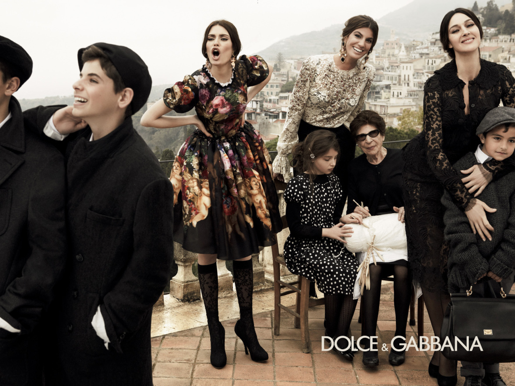 Одежда для всей семьи Dolce & Gabbana