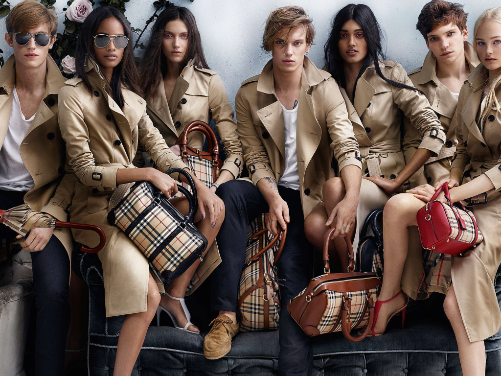 Одежда для молодежи от Burberry