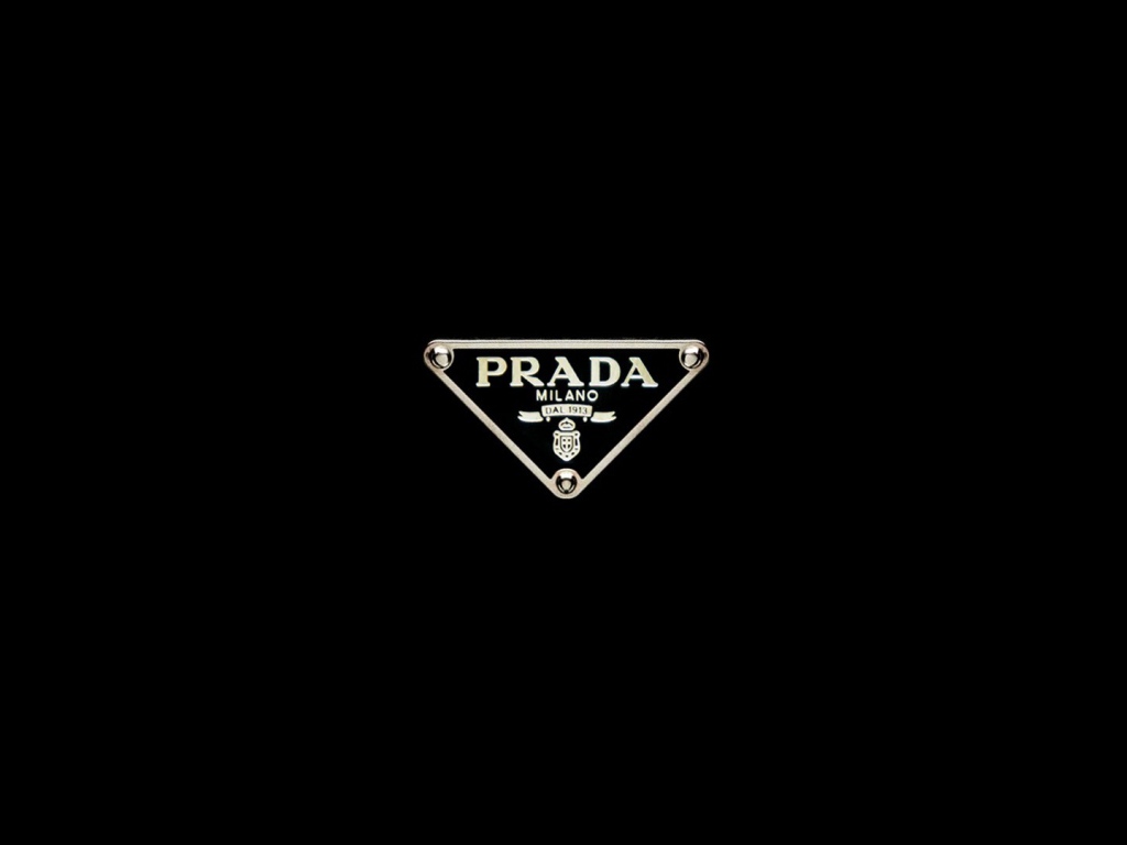 Итальянский производитель одежды Prada