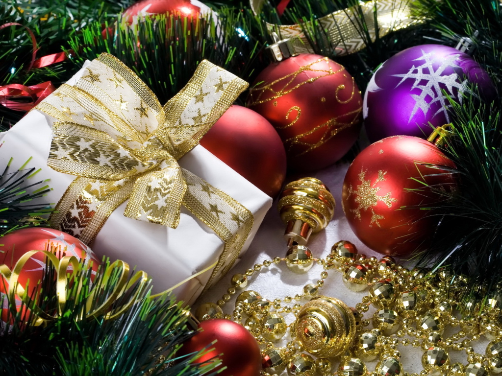 Подарок с зеленой лентой