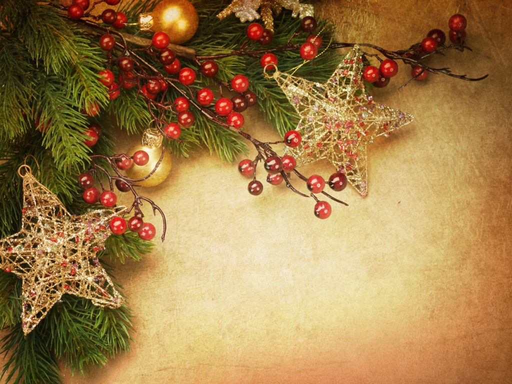 Звезды и ягоды на елке