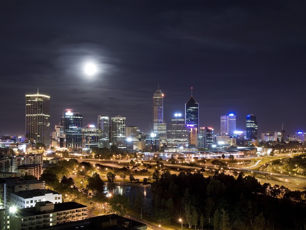 Город в Австралии лунной ночью