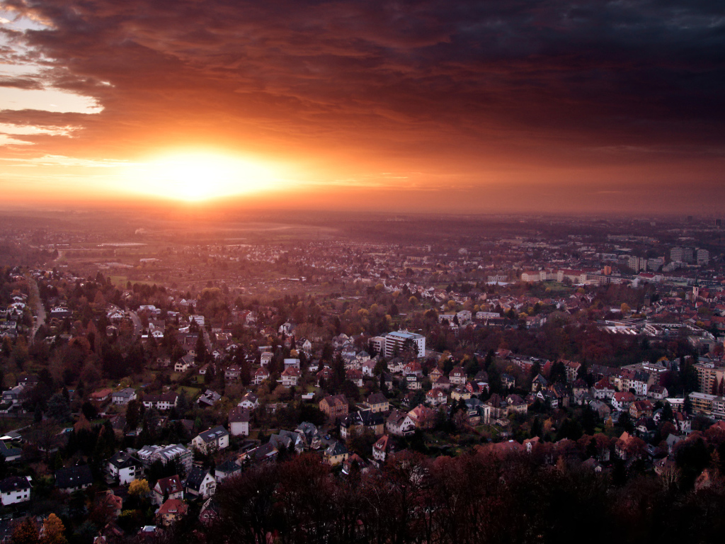Закат над городом