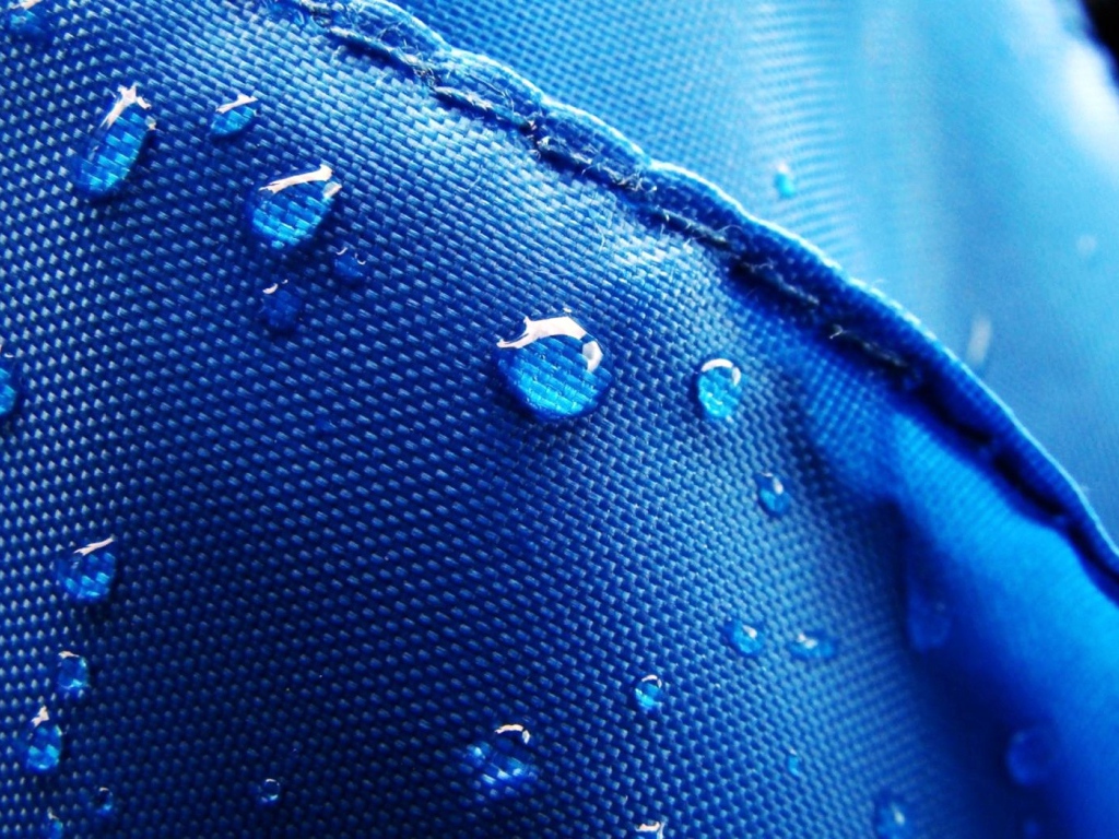 Роса на ткани