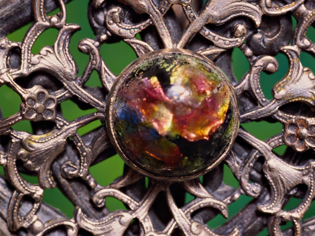 Узор из металла