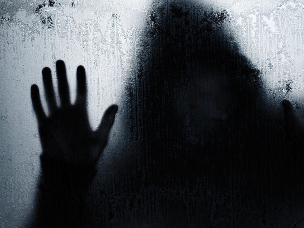 Человек за стеклом