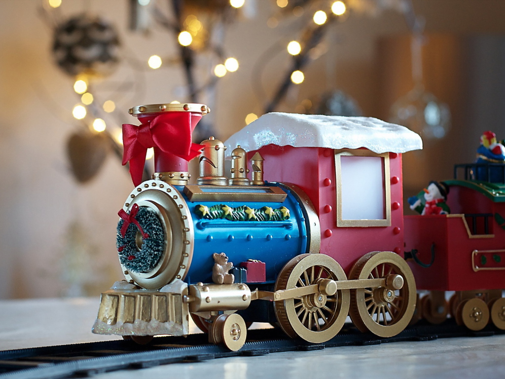 Игрушечный паровозик