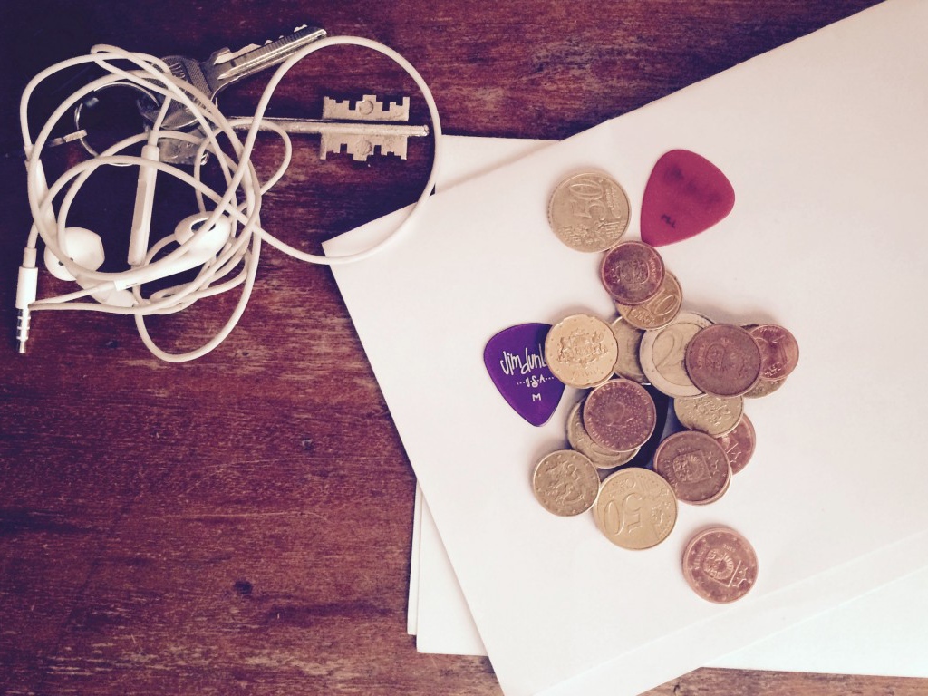 Монеты на листе