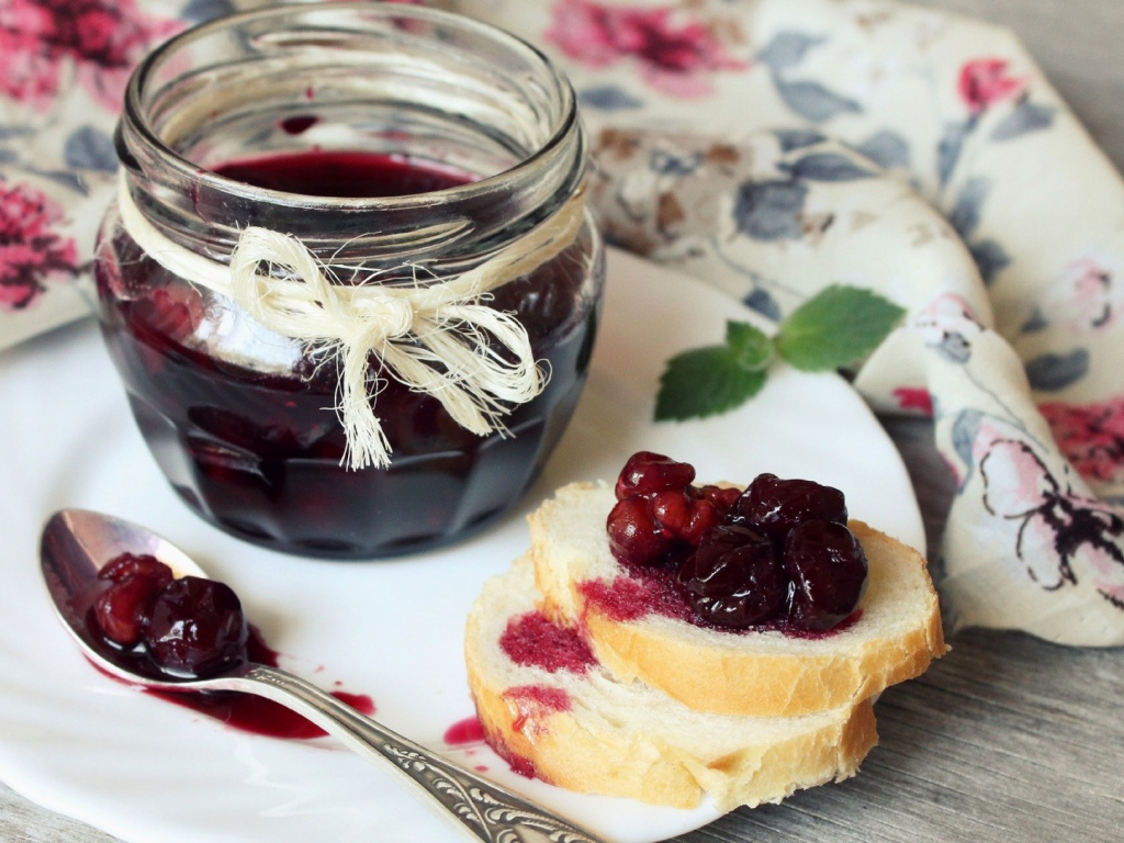 Вишневое варенье