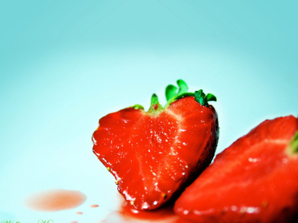 Разрезанная клубника