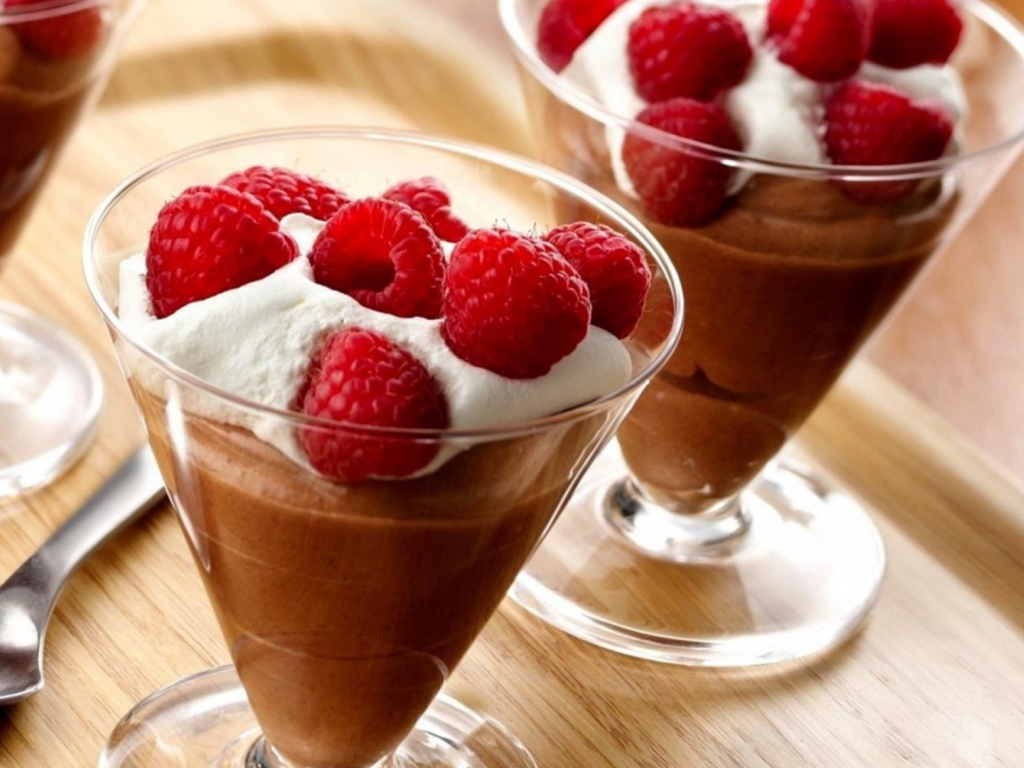 Малиновый десерт