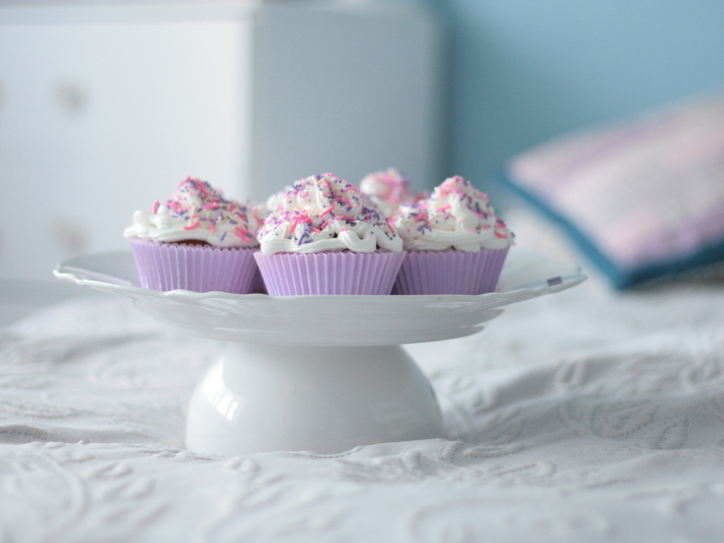 Десерт на кровати